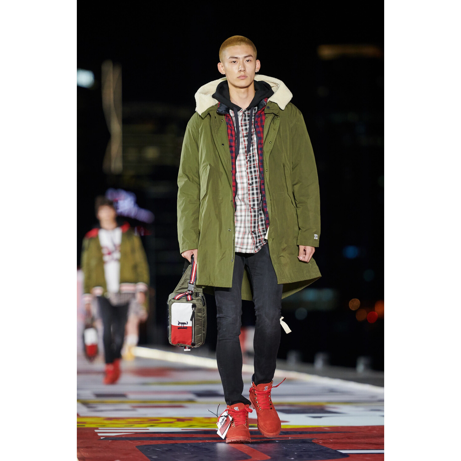 Фото Tommy Hilfiger TOMMYNOW ICONS Fall 2018 Mainstyles